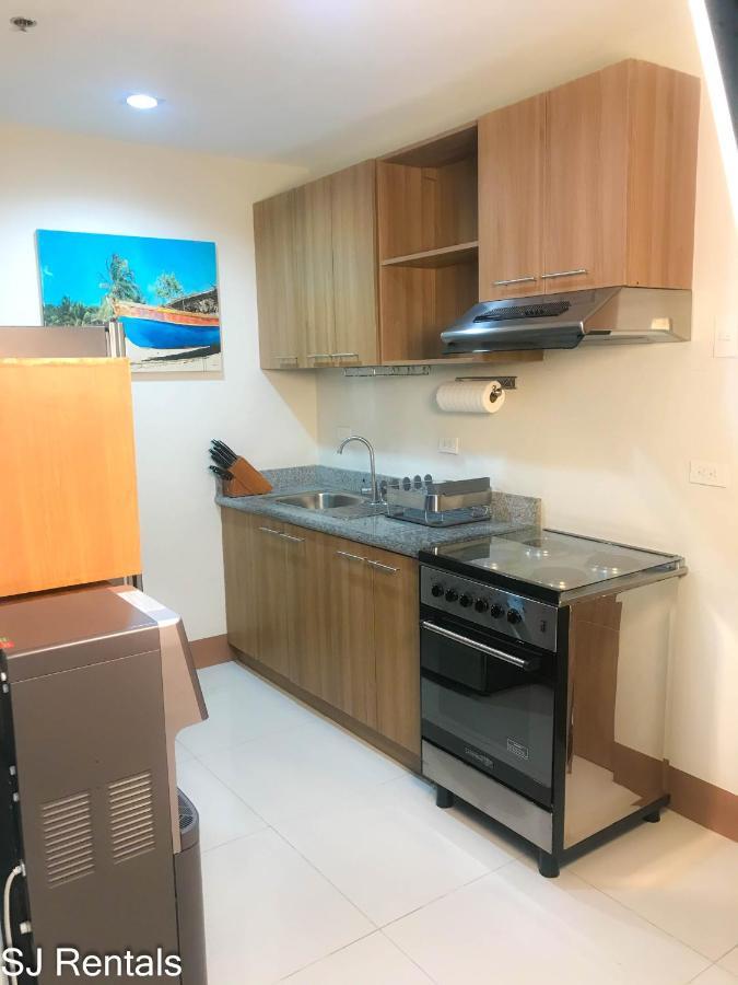 2 Bedroom Condo @ Midpoint Residences W/ City View Mandaue Eksteriør billede