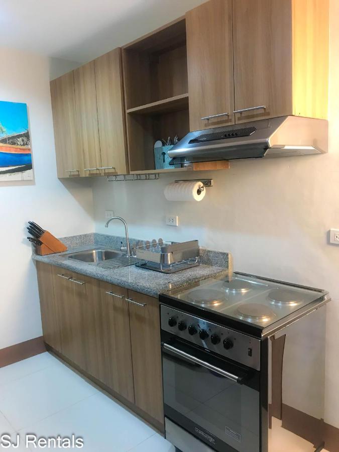 2 Bedroom Condo @ Midpoint Residences W/ City View Mandaue Eksteriør billede