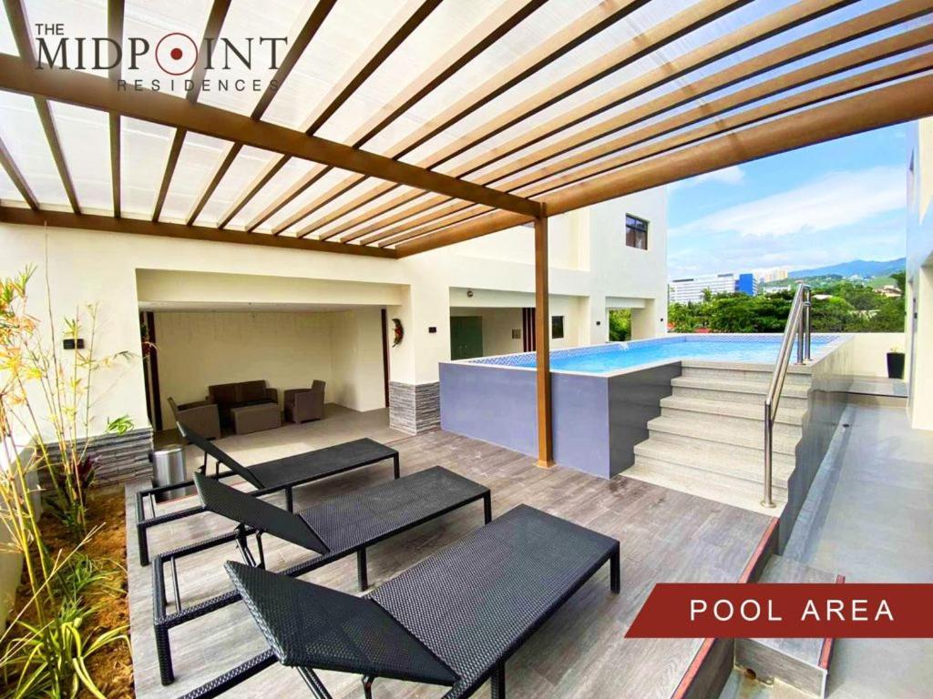 2 Bedroom Condo @ Midpoint Residences W/ City View Mandaue Eksteriør billede